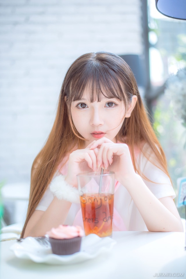 当我们都老的时候，我希望——还能吻着你的牙床，直到永远~~~首语：现在的你是否泪如雨下?就如同帖子背景的雨滴，无息滑落……